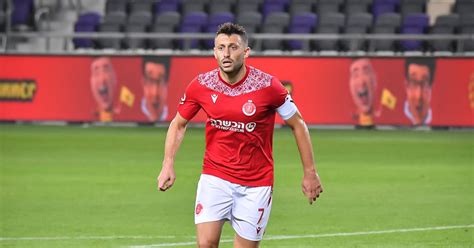 הפועל תל אביב הוא מועדון כדורגל ישראלי מהעיר תל אביב, המשתייך לתנועת הפועל ומשחק בליגת העל. הפועל תל אביב: שי אייזן יפתח נגד מכבי פתח תקווה, אוהדים ...
