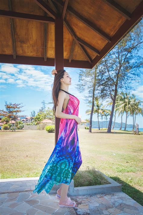 Zhou Yan Xi Model Asia Wanita Wanita Di Luar Ruangan Pantai Rambut Panjang Wallpaper HD