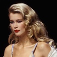 Claudia Schiffer wird 50: Das sind die besten Alltags-Looks des ...