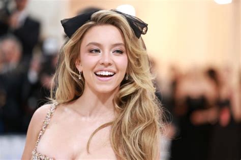 Sydney Sweeney Best Style Moments See Her Fashion Evolution Observer
