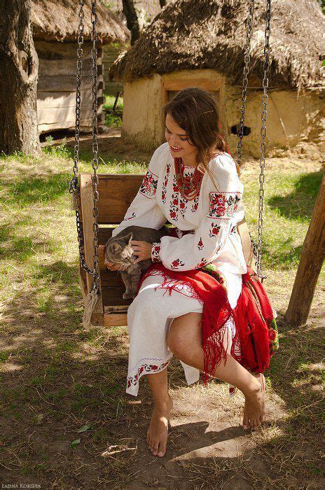 beautiful slavic girls in traditional outfits ukrainian women folk fashion slavic clothing