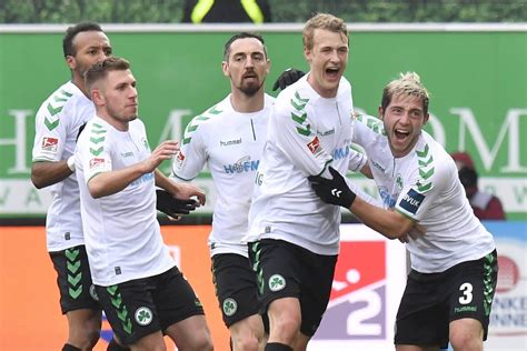 Branimir hrgota 15 goals, haavard nielsen 12 goals, julian green 11 goals, sebastian ernst 9 goals, dickson abiama 8 goals, paul seguin 7 goals, marco meyerhofer 3 goals, jamie. SpVgg Greuther Fürth: Reicht die Heimstärke am Ende?