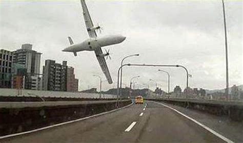 Taiwan Plane Crash 24 Passengers Killed In Transasia Airways Crash