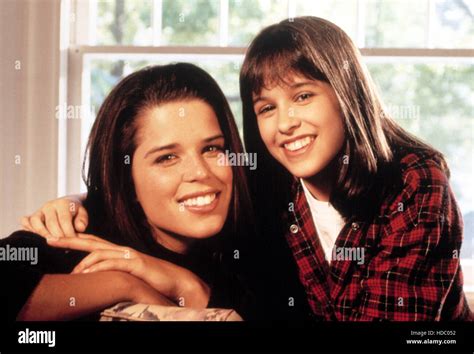 Party Of Five Neve Campbell Lacey Chabert 1994 2000 Ccolumbia