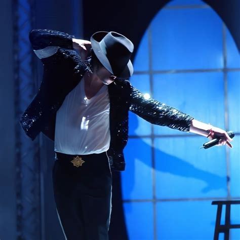 Michael Jackson Live King Of Pops 30th Anniversary American Singers