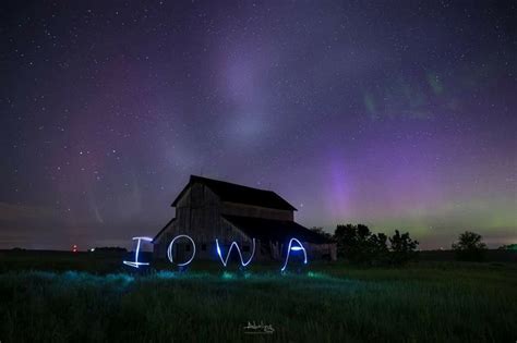 This Is Iowa The Northern Lights Were Visible Over Much Of The State
