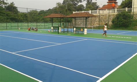 Tukang Lapangan Tenis