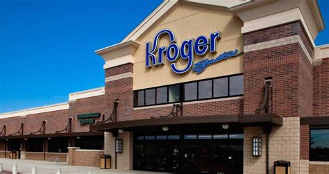 One time, the kids had a snap bracelet on their christmas lists, which is something that's maybe $1.99 the ap team's holiday giving program doesn't have kroger's brand attached to it, but the. Kroger Holiday Hours Open/Closed Near Me Now 2018😍