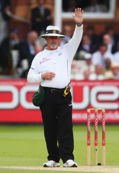 All About Cricket Umpire Hand Signals — Different Types And Their