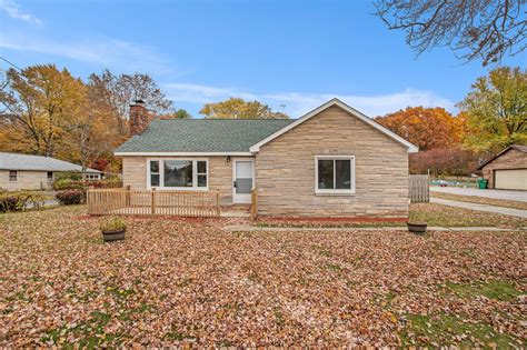 2723 S 3rd St Niles Mi 49120 Mls 22045660 Redfin