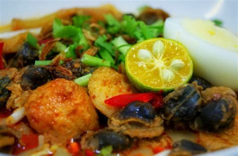 Untuk mee, celurkan seketika supaya mee masak sepenuhnya. Resepi-Resepi Menyelerakan: Mee Kari Pergh!!!