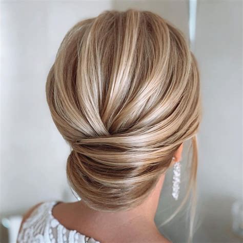 30 Updos For Short Hair To Feel Inspired And Confident In 2024 Hair Adviser Easy Hair Updos