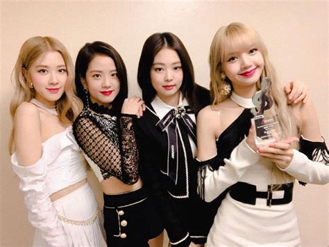 Group Photo Blackpink At Gaon Chart Music Awards 2019 Lisa