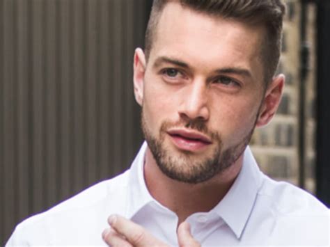 Zu photoshop elements ist zu sagen das es kein vektorpfadtool anbietet, falls dir sowas wichtig ist für grafiken. Comment tailler sa barbe de 3 jours ? | Braun FR