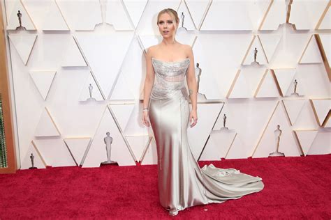 Scarlett Johansson Sexy Boobs In Big Cleavage At 92nd Annual Academy