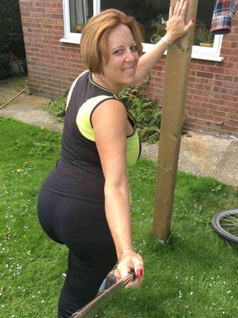 Curvy Claire On Twitter As I Was Exercising Again This Morning Here My Bum In Lycra Https T