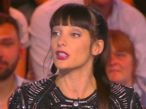 Erika Moulet Dans La Panade Sa Banque Lui Refuse Un Prêt Car Elle Quitte Tpmp Vidéo Closer