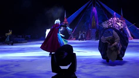 Disney On Ice Frozen Anna And Elsa Fight Youtube