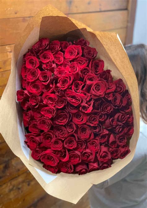 100 Red Roses Zenas Flowers