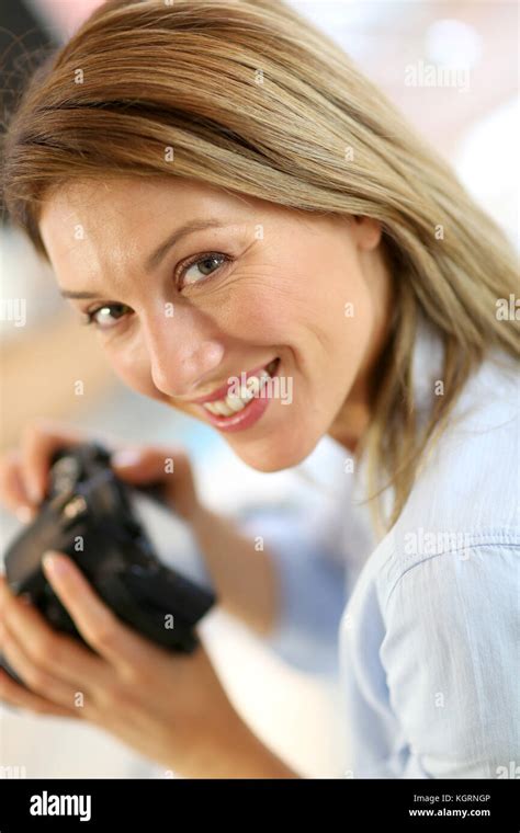 Woman Reporter Hi Res Stock Photography And Images Alamy