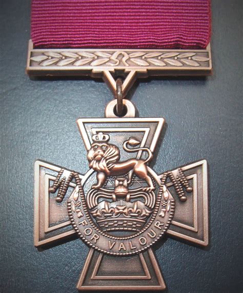 Replica Ww1 Ww2 Vietnam Iraq Afghanistan War Victoria Cross Medal Vc