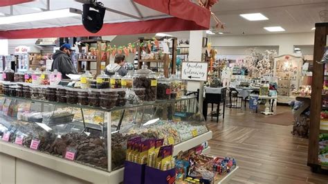 Keans Store In Michigan Has Amazing Old Fashioned Candy Counter