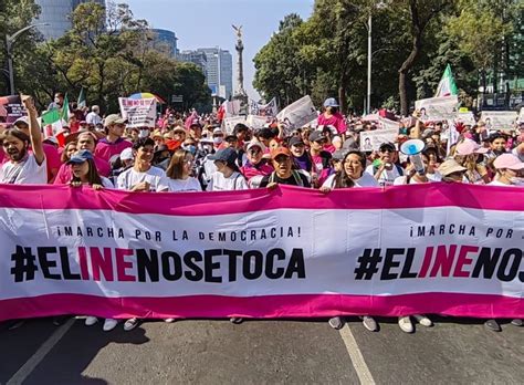 Video Varias Ciudades Marchan En Defensa De La Democracia Del Pa S
