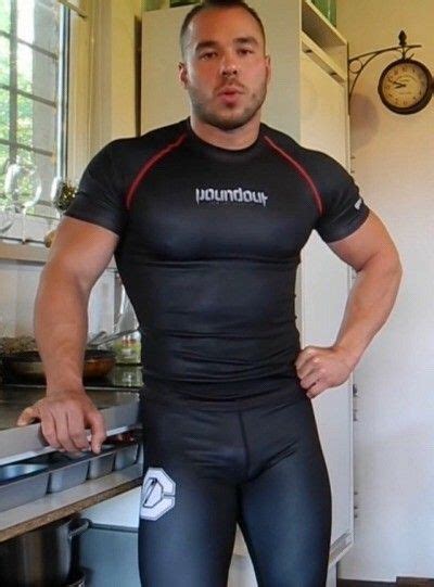 Pin By Diveedmundodantes Dantes On Fitness Men Lycra Men Compression