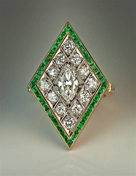 Art Deco Rhombus Shaped Diamond Emerald Gold Ring At 1stdibs Rhombus
