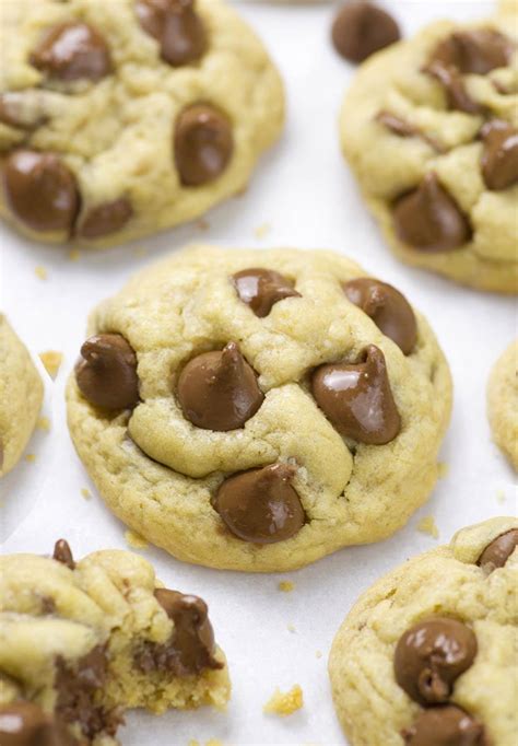 If chewy chocolate chip cookies are your thing, then this is the chocolate chip what i like about chewy chocolate chip cookies is that they keep their chewy texture, even if they're a few days old. Soft Chocolate Chip Cookies | The Best Chewy Chocolate ...