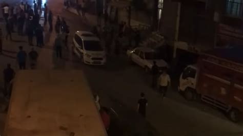شاهد شجار عنيف بين سوريين وأتراك في اسطنبول بسبب طفلة الجسر ترك