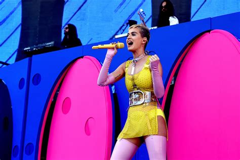 katy perry will be a judge in the rebooted american idol spin