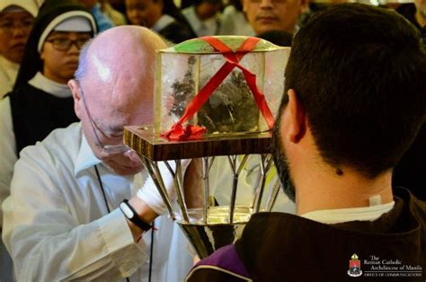Look Padre Pios Heart Relic At University Of Santo Tomas