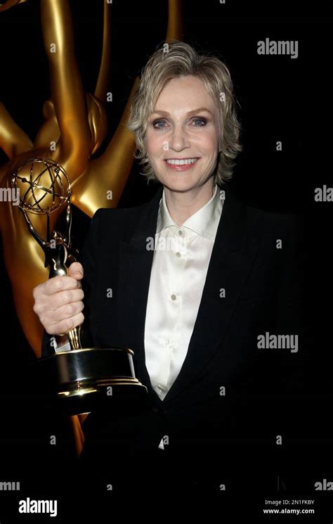 Exclusive Jane Lynch Poses Backstage At The Television Academy S Creative Arts Emmy Awards At