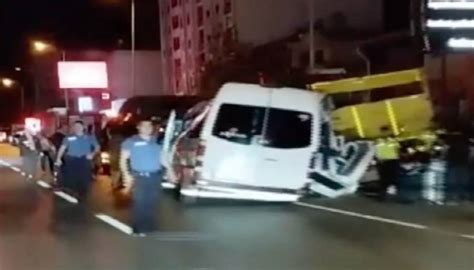 Antalyada tur otobüsü kazası 1 turist öldü 10 yaralı var Turizm