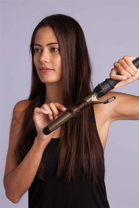 In contrast, oil has a much harder time traveling down curly hair shafts since there are many more twists and turns. How to Use a Curling Iron on Really Long Hair