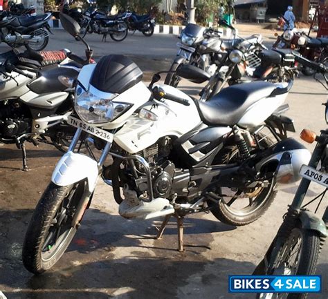 Bike looked just perfect to me. Pearl White TVS Apache RTR 180 Picture 1. Bike ID 72366 ...