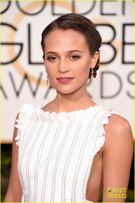 alicia vikander arrives for her double nomination night at the golden globes 2016 photo