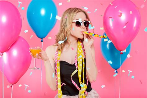 A famous saying says, women goes flirty at 30 thirty, so why not arrange a dirty and flirty thirty birthday party. 30th Birthday Party Ideas and Themes | Shutterfly