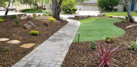 Granite Bay Front Yard With Artificial Turf And Paver Pathway Clásico