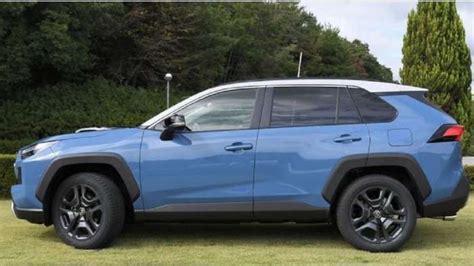 First Pictures Of New Cavalry Blue 2022 Toyota Rav4 Torque News