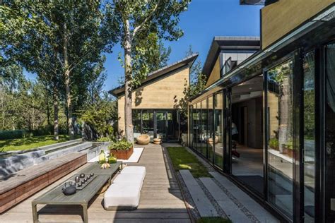 A Beautiful Courtyard House Modeled After Traditional Chinese Homes