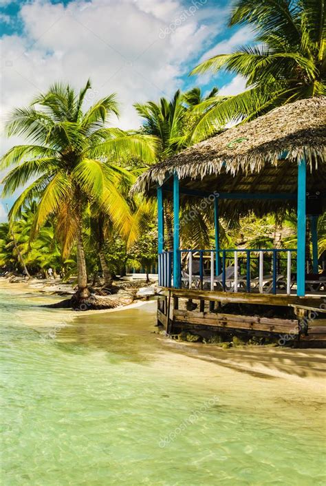 Beach Hut On Coast Caribbean Islands — Stock Photo © Ankamonika 72833645