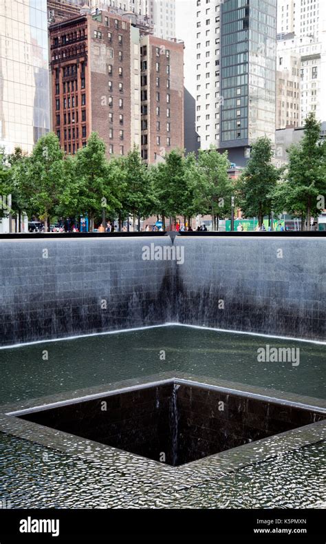 911 Memorial At Ground Zero In New York Usa Stock Photo Alamy