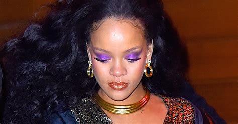 Rihanna Wearing New Fenty Beauty Eyeshadow At Grammys