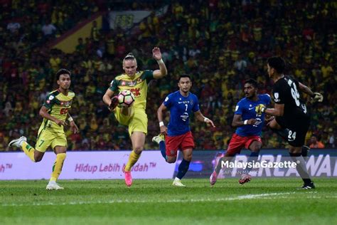 Ini video bakal pemain import kedah.jika kelab nya lepas kan.dean heffernan. Aksi Pemain JDT dan Kedah - Final Piala Malaysia 2017