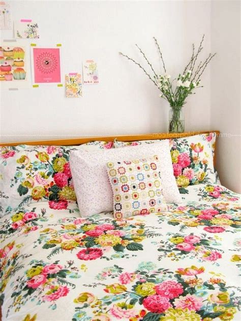 20 Comfy Bedroom Decor Ideas With Floral Theme Comfy Bedroom Decor