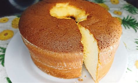 Bolo de maizena fofinho de liquidificador sem trigo é desse jeito que