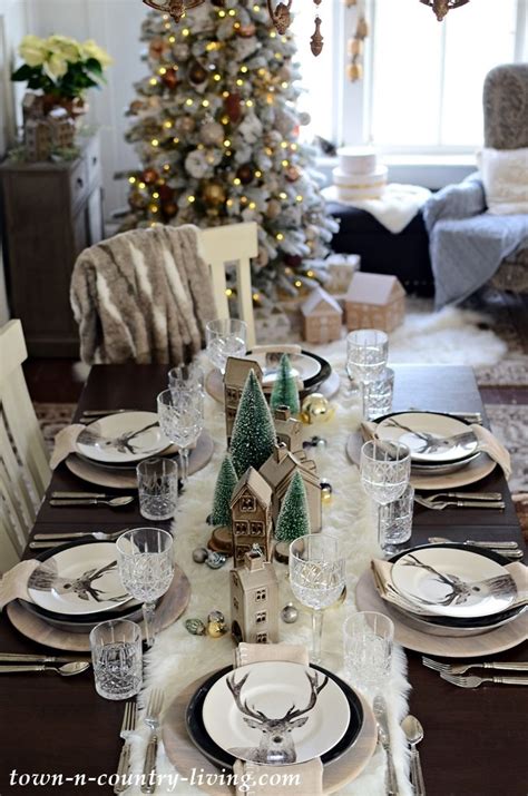 11 easy and gorgeous christmas table setting ideas. Christmas Table Setting: Modern Country Style - Town ...