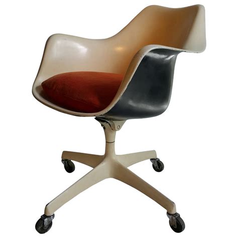 Rare Eero Saarinen For Knoll Two Position Executive Desk Chair At 1stdibs